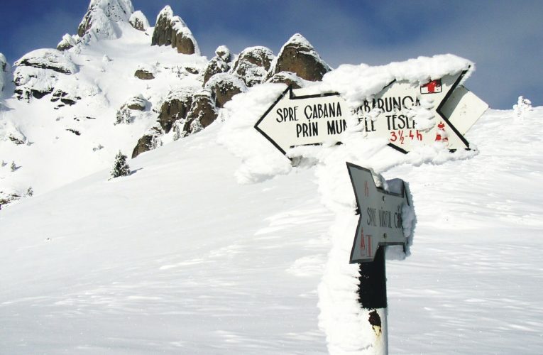 Salvamont Brașov, mesaj tranșant pentru turiști: Munții nu sunt caiet de autografe!