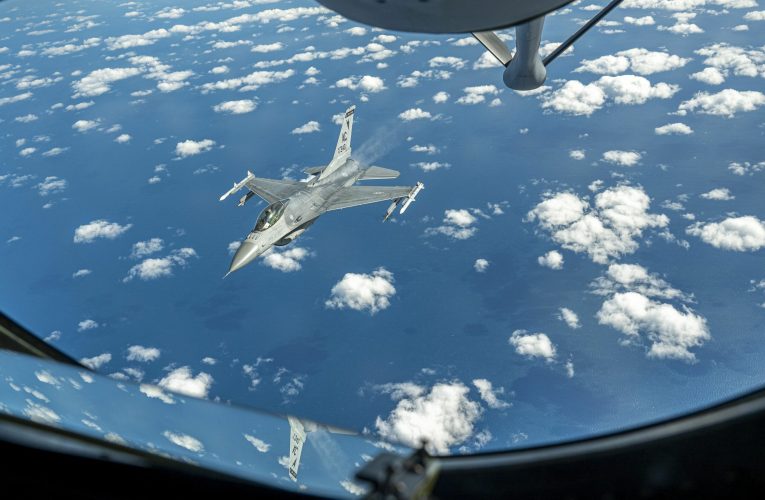 Se modernizează Armata Română / Parlamentul avizează un acord de peste 600 de milioane de dolari pentru instruirea piloților F-16