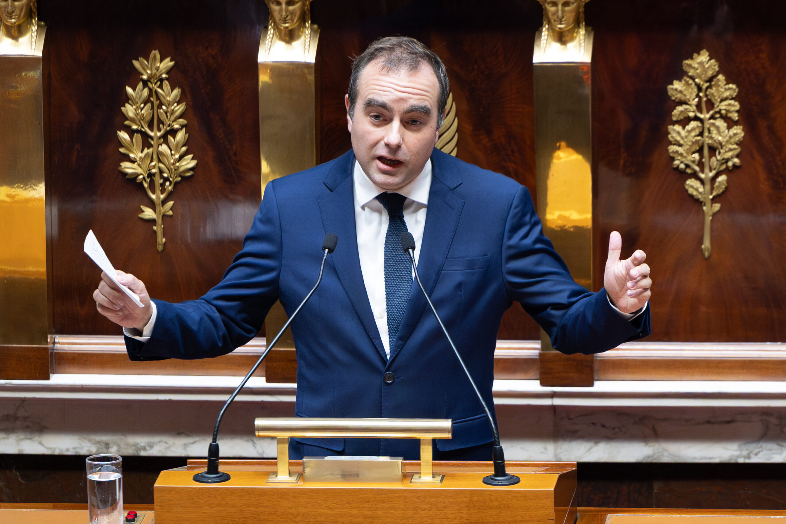 Senatorii francezi aprobă bugetul pe 2026, în ciuda avertismentelor privind deficitul