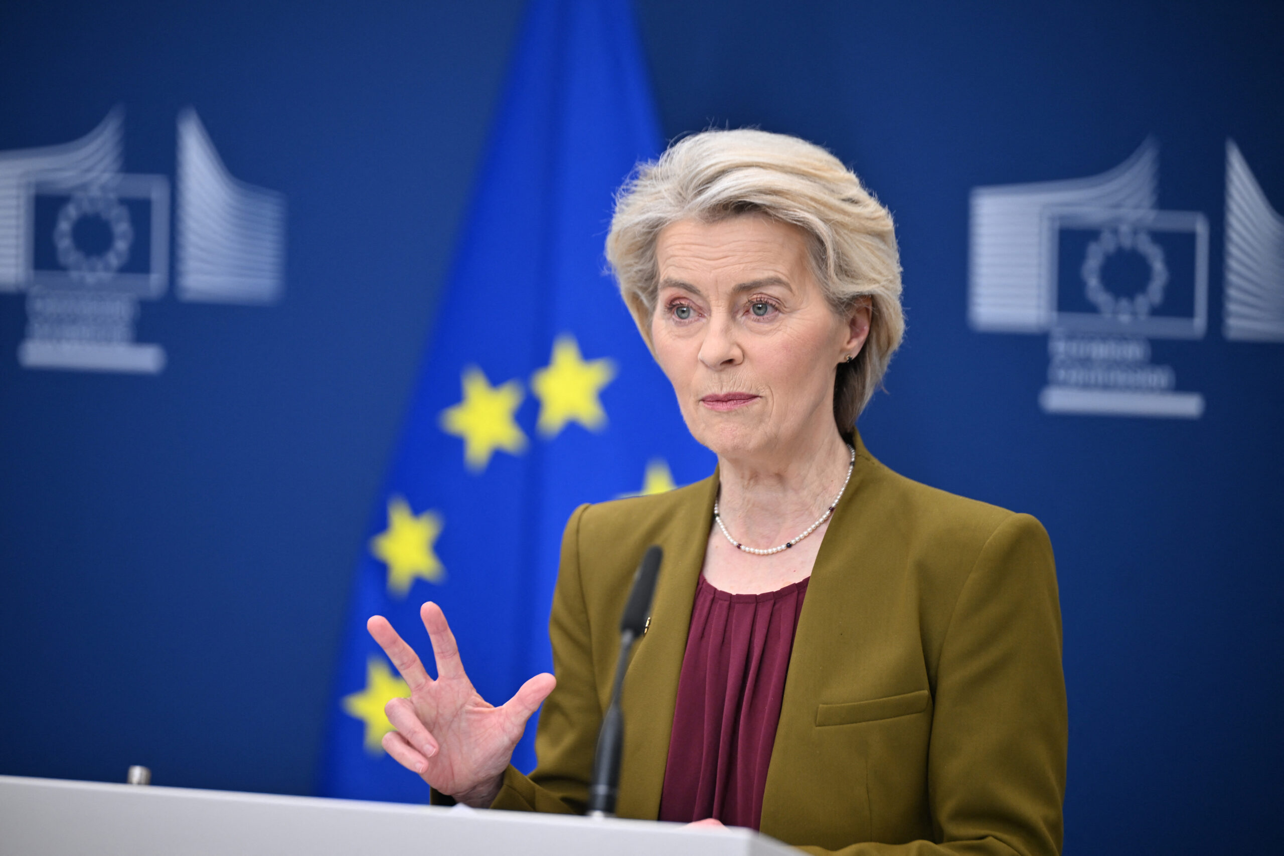 Summit crucial la Bruxelles. Ursula von der Leyen afirmă că UE trebuie să ia o decizie cu privire la finanțarea Ucrainei în 2026 și 2027