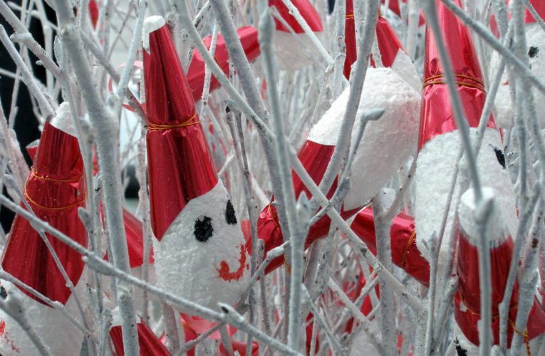 Tradiţii şi obiceiuri de Moş Nicolae, sfântul generos şi îndrăgit de copii. Care este povestea ocrotitorului săracilor