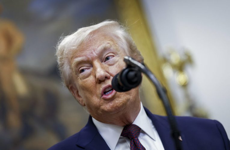 Trump cere dezvăluirea numelor democraților din dosarele Epstein: „Faceți-i de rușine”