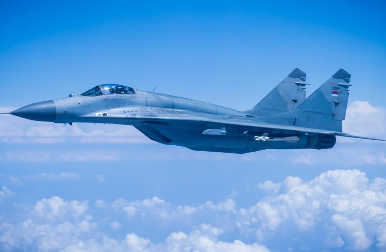 Un înalt oficial polonez susține că Președintele Nawrocki nu a fost informat despre planurile de a transfera Ucrainei avioane militare