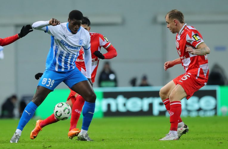 Universitatea Craiova pierde cu Sparta Praga în Conference League, după un gol primit în minutul 89