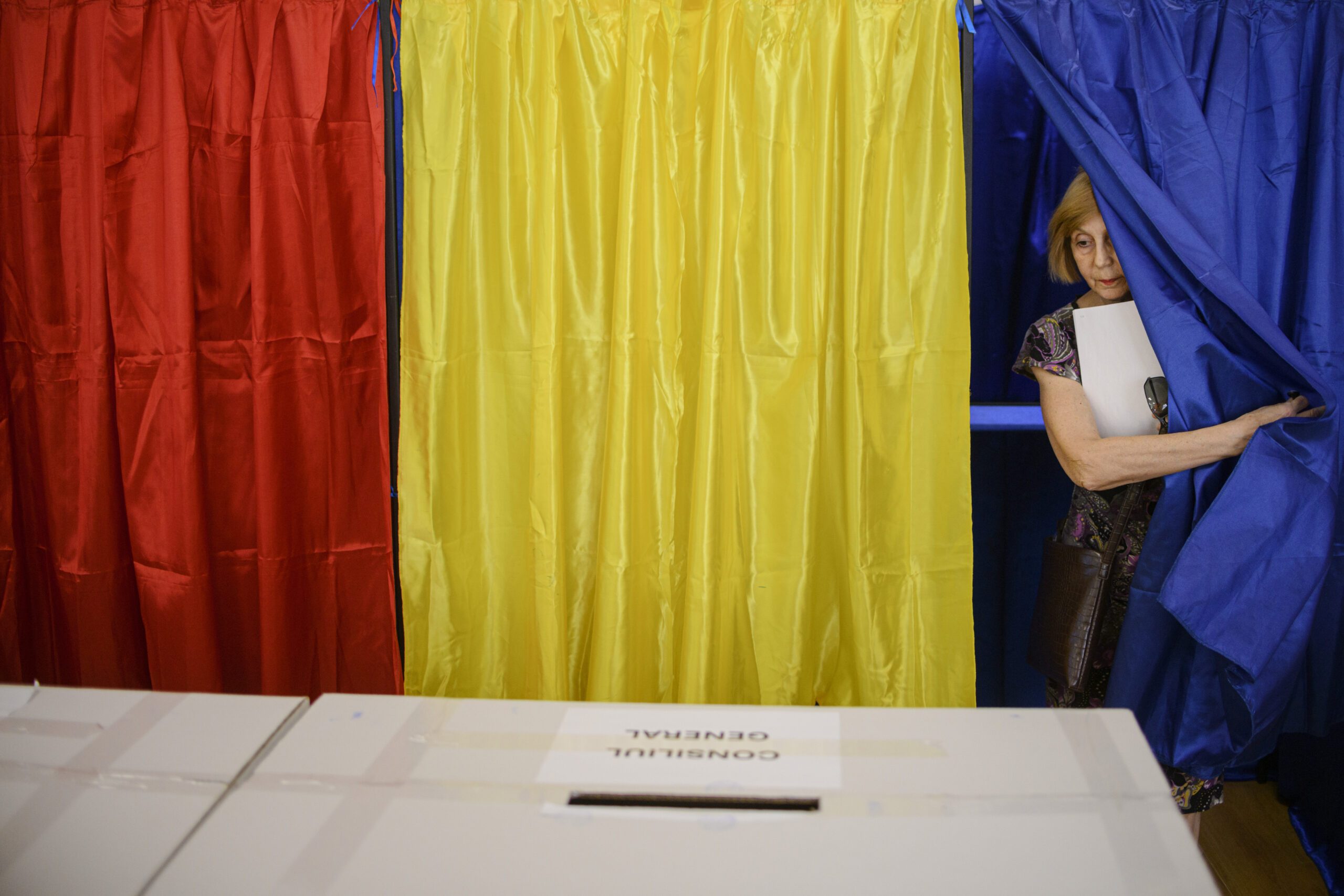 Urnele pentru alegerea noului primar general al Capitalei s-au deschis