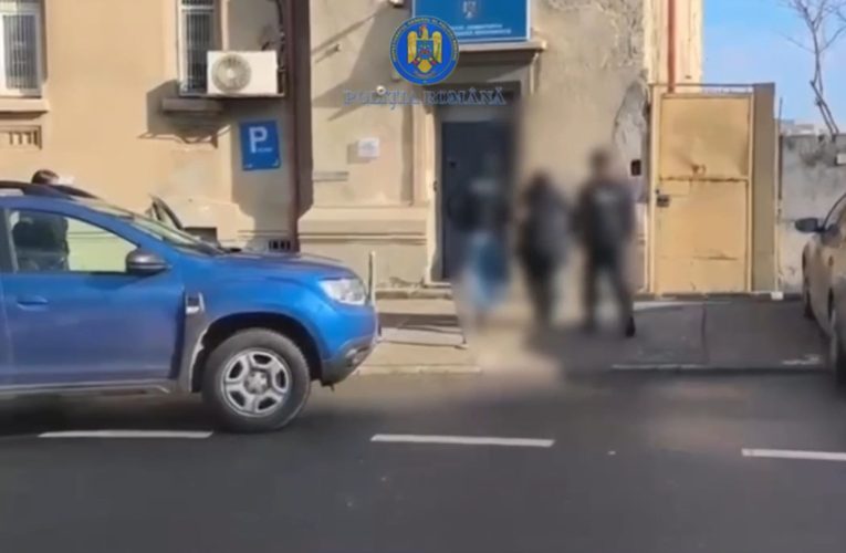 A convins-o să cumpere vouchere, apoi i-a golit contul. Femeie reținută în Buzău. VIDEO
