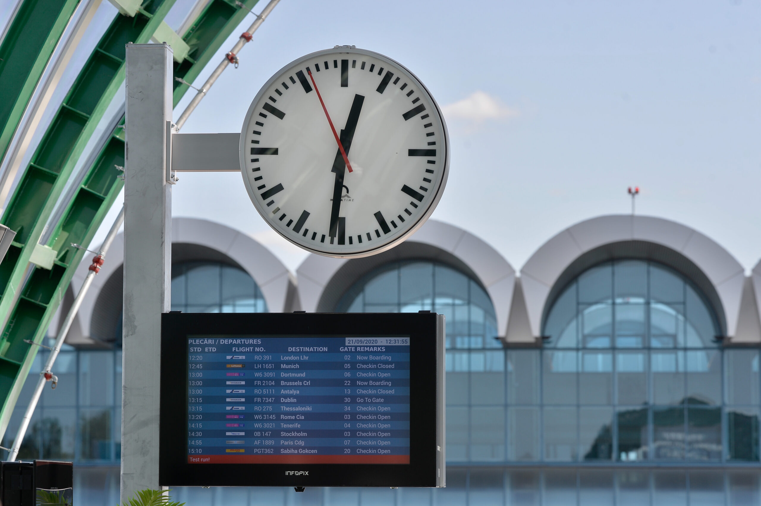 Aeroportul Otopeni: unele zboruri pot înregistra întârzieri la decolare