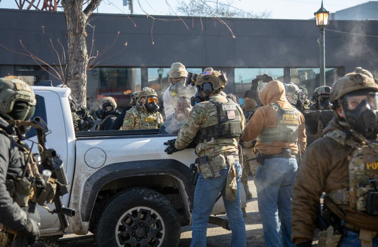 Agenții federali vor începe retragerea din Minneapolis marți