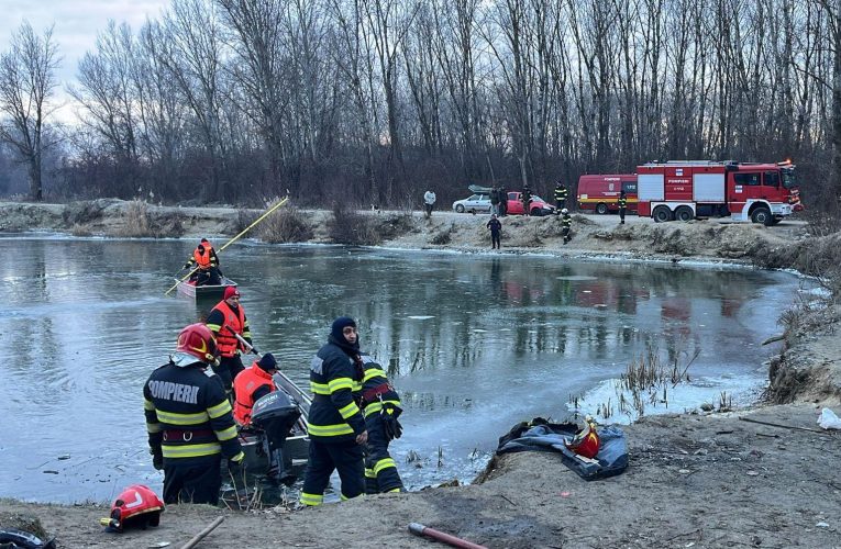 Amplă acțiune de căutare a doi bărbați care au căzut în râul Olt