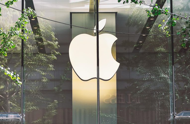 Apple solicită ajutorul Google pentru a îmbunătăți Siri și a introduce alte funcții AI pe iPhone