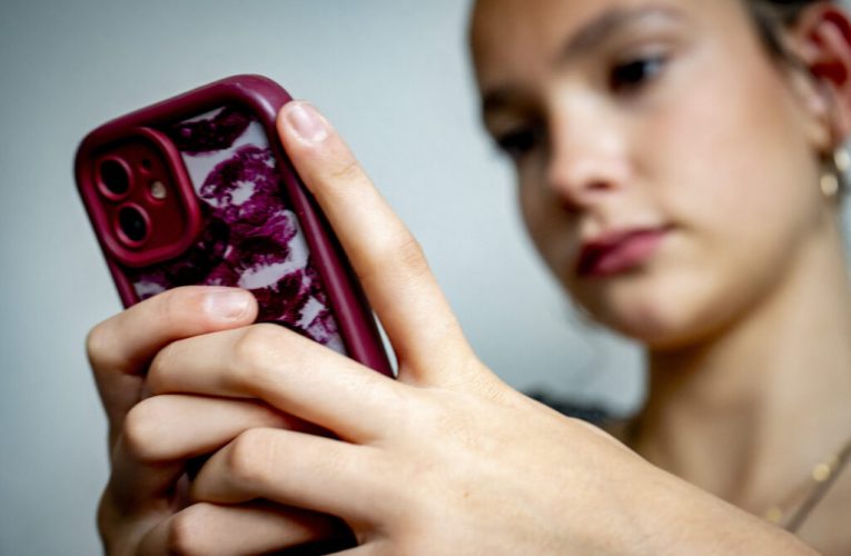 Australia: 4,7 milioane de conturi ale tinerilor sub 16 ani, dezactivate în contextul interdicției privind rețelele sociale