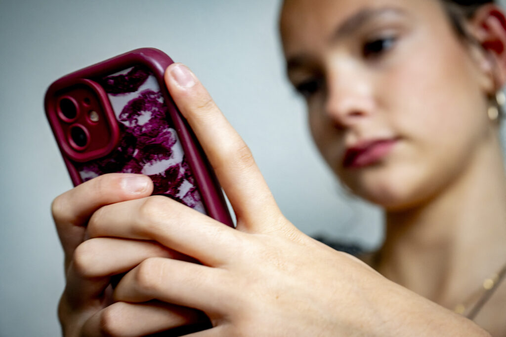 Australia: 4,7 milioane de conturi ale tinerilor sub 16 ani, dezactivate în contextul interdicției privind rețelele sociale