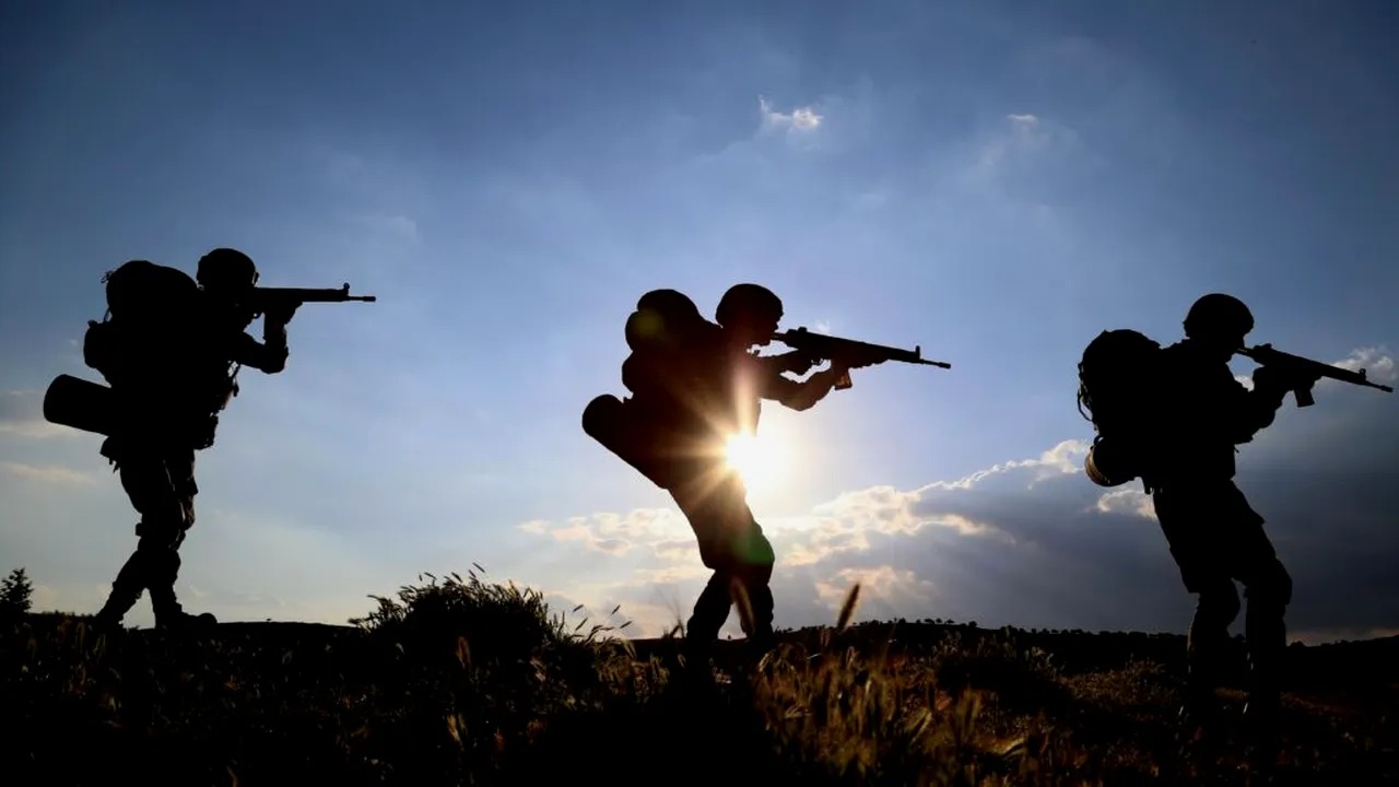 Austria pregătește introducerea serviciului militar de la 16 ani: și femeile ar putea fi incluse