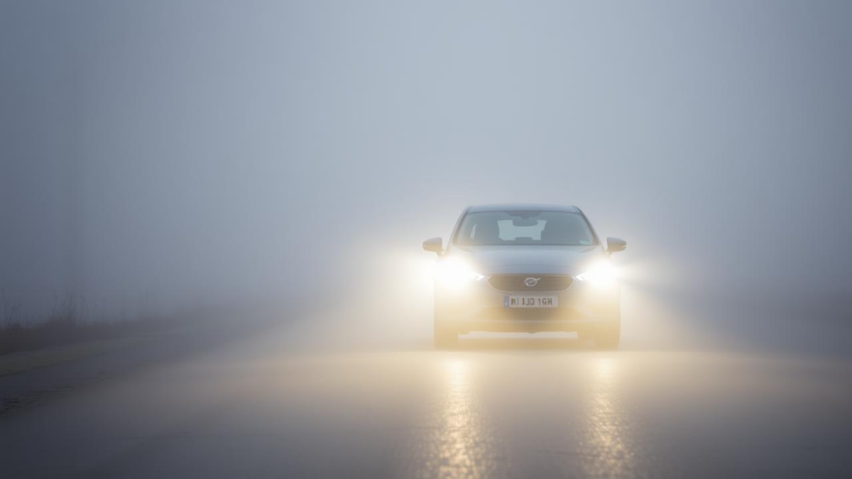 Avertisment Infotrafic: Vizibilitate redusă din cauza ceții dense pe drumuri din opt județe