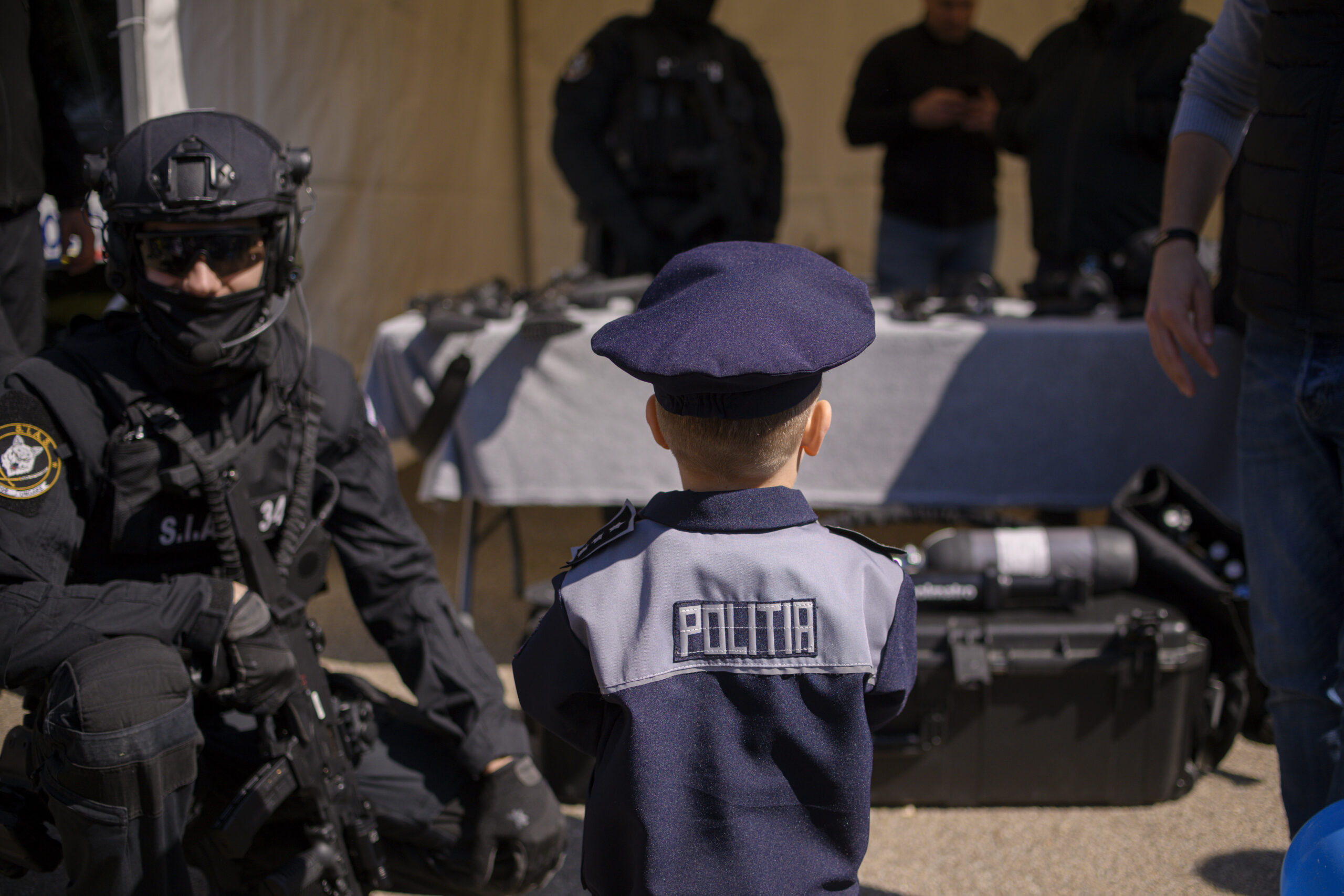 Bătaie între mai multe persoane într-o sală de jocuri de noroc din Filiași: 3 la spital, 3 reținuți