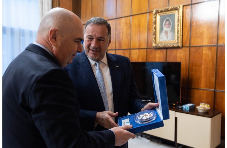 Bolojan: Guvernul va susține, în limitele economice actuale, evenimentele din cadrul Anul Nadia Comăneci și FOTE