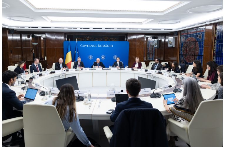 Bolojan, întrebat de investitori despre perspective: Din primăvara anului viitor, mandatul de prim-ministru va fi preluat de PSD