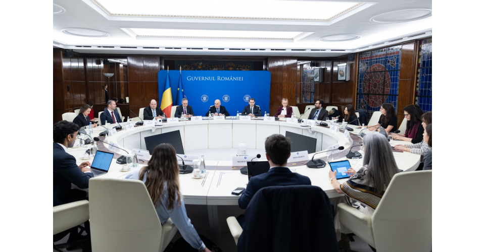 Bolojan, întrebat de investitori despre perspective: Din primăvara anului viitor, mandatul de prim-ministru va fi preluat de PSD