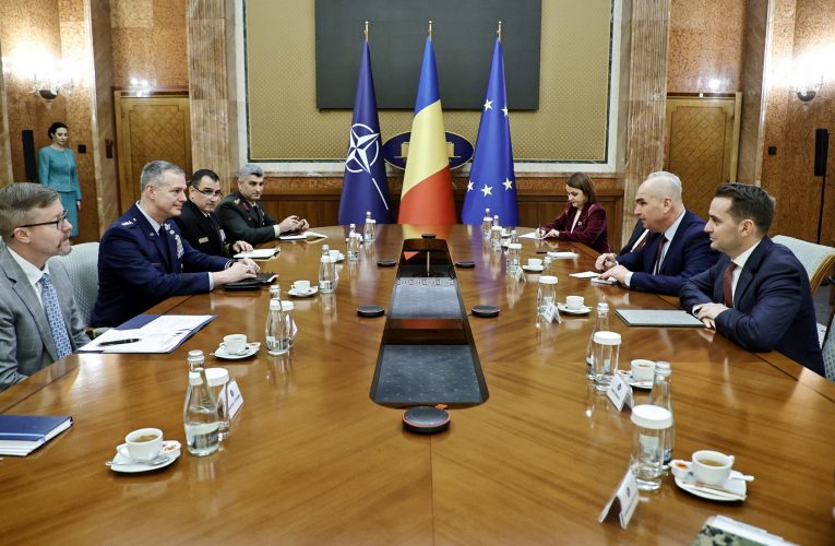 Bolojan și comandantul Suprem al Forțelor Aliate din Europa, întâlnire la Palatul Victoria. Agenda discuțiilor