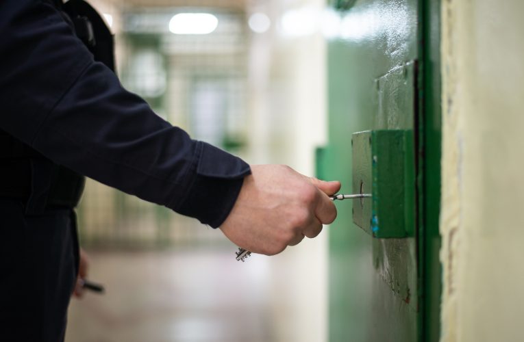 Cât costă și cât produc deținuții din sistemul penitenciar din România Condamnații care muncesc încasează 40% din veniturile obținute