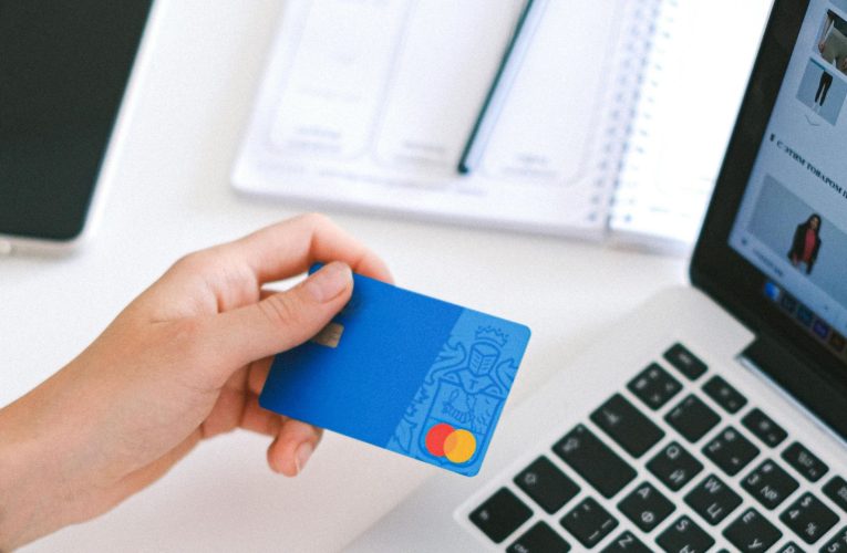 Ce trebuie să știe românii care fac cumpărături online? ANPC face recomandări