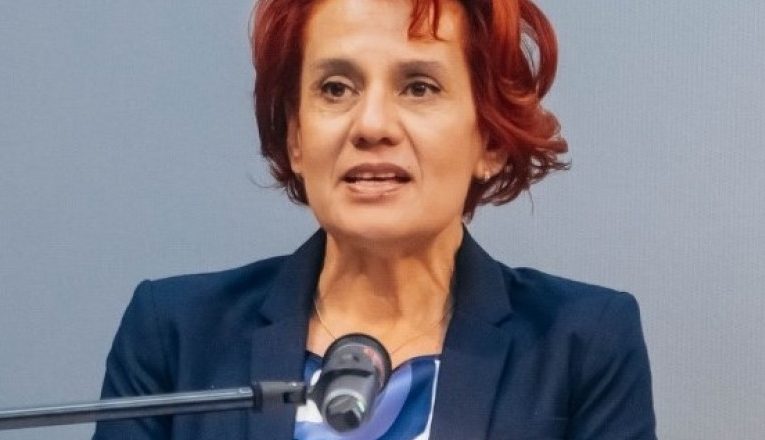 Cei care primesc pensii de serviciu sau militare pot rămâne în activitate, dar cu pensie diminuată cu 85%