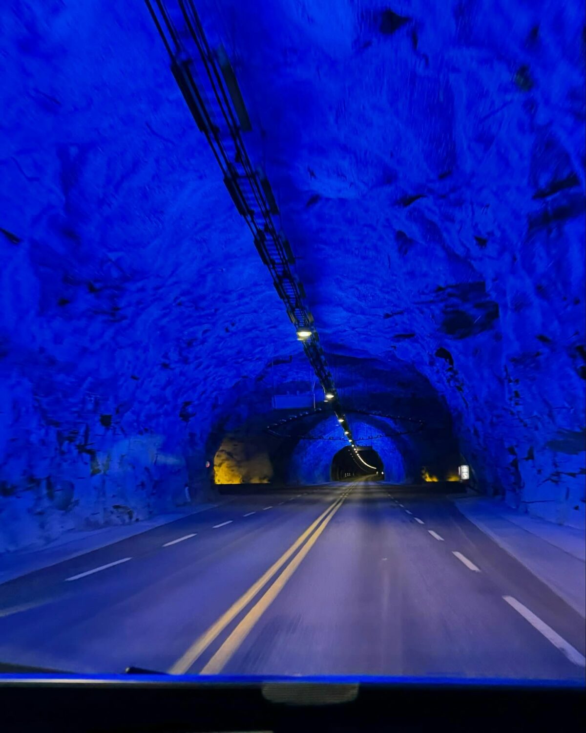 Cel mai lung tunel rutier din lume a devenit o atracție turistică majoră. Accesul este gratuit