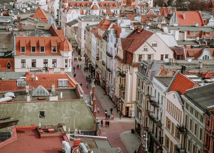 Cel mai mare secret din Estul Europei: Oraș medieval ieftin, neaglomerat și necunoscut de mulți turiști