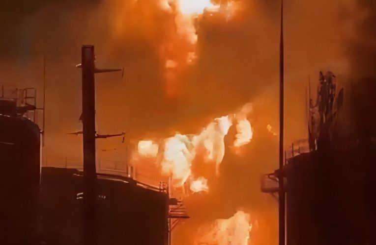 Cinci persoane dispărute după un incendiu la o fabrică alimentară din Grecia