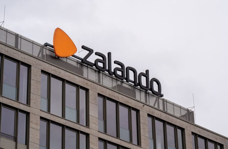 Compania nemțească Zalando își închide un centru de distribuție: 2,700 de posturi de muncă, în pericol