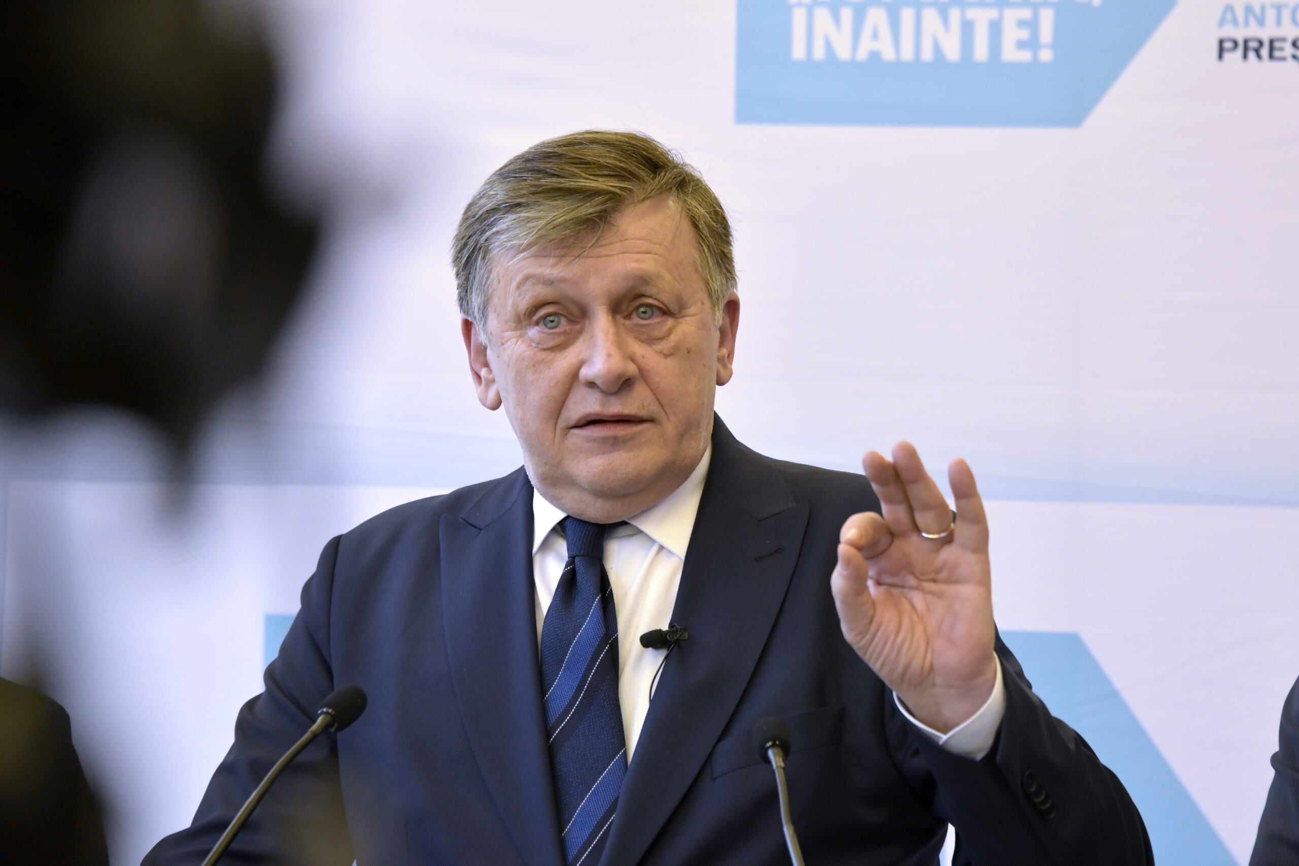 Crin Antonescu îi răspunde lui Cristian Tudor Popescu: „Bolojenie ușoară!”