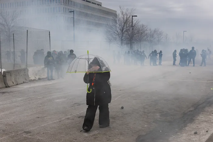 Cum încearcă administrația Trump să oprească protestele din Minneapolis