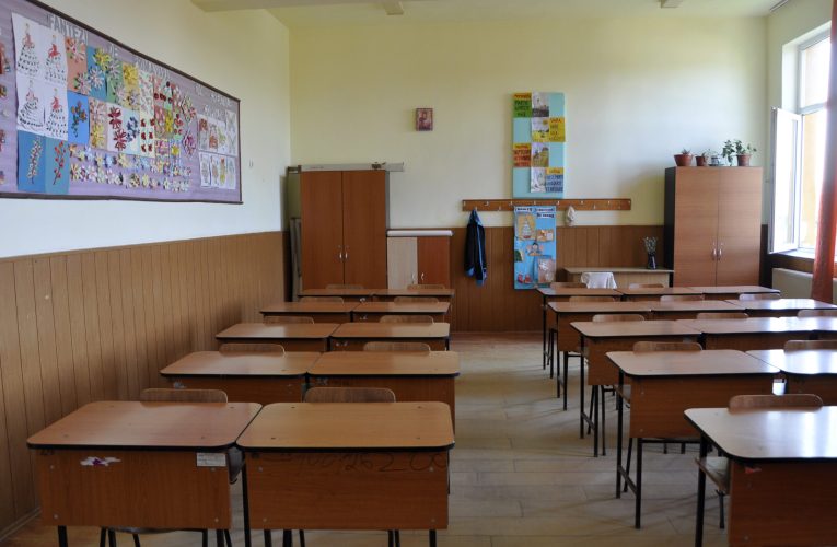 Cursuri mutate online în mai multe județe din cauza vremii