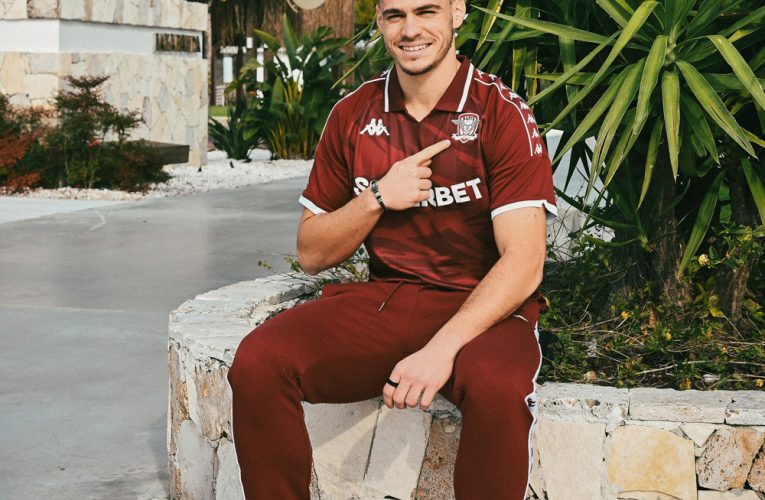 Daniel Paraschiv, prezentat oficial de Rapid București. Atacantul a fost împrumutat de la Oviedo