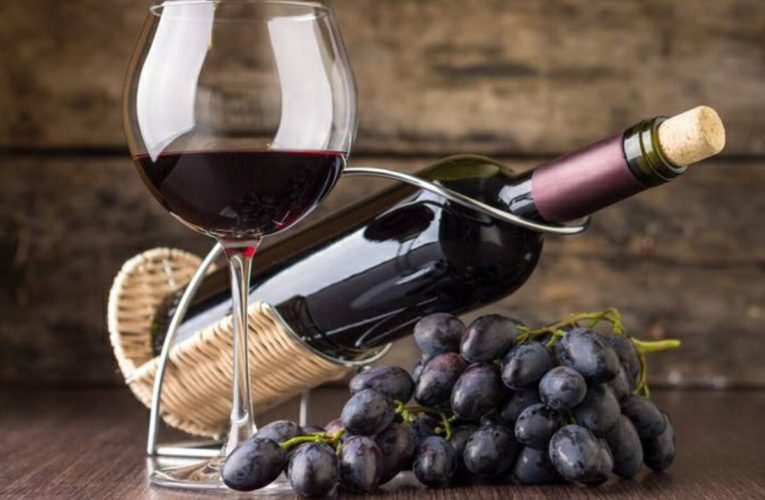 De ce este bine să bei vin pe 1 ianuarie. Tradiţii şi obiceiuri de Sfântul Vasile