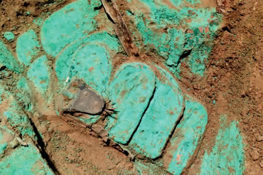 De la mit la realitate: Armură aurită descoperită într-un mormânt regal din secolul al VIII-lea