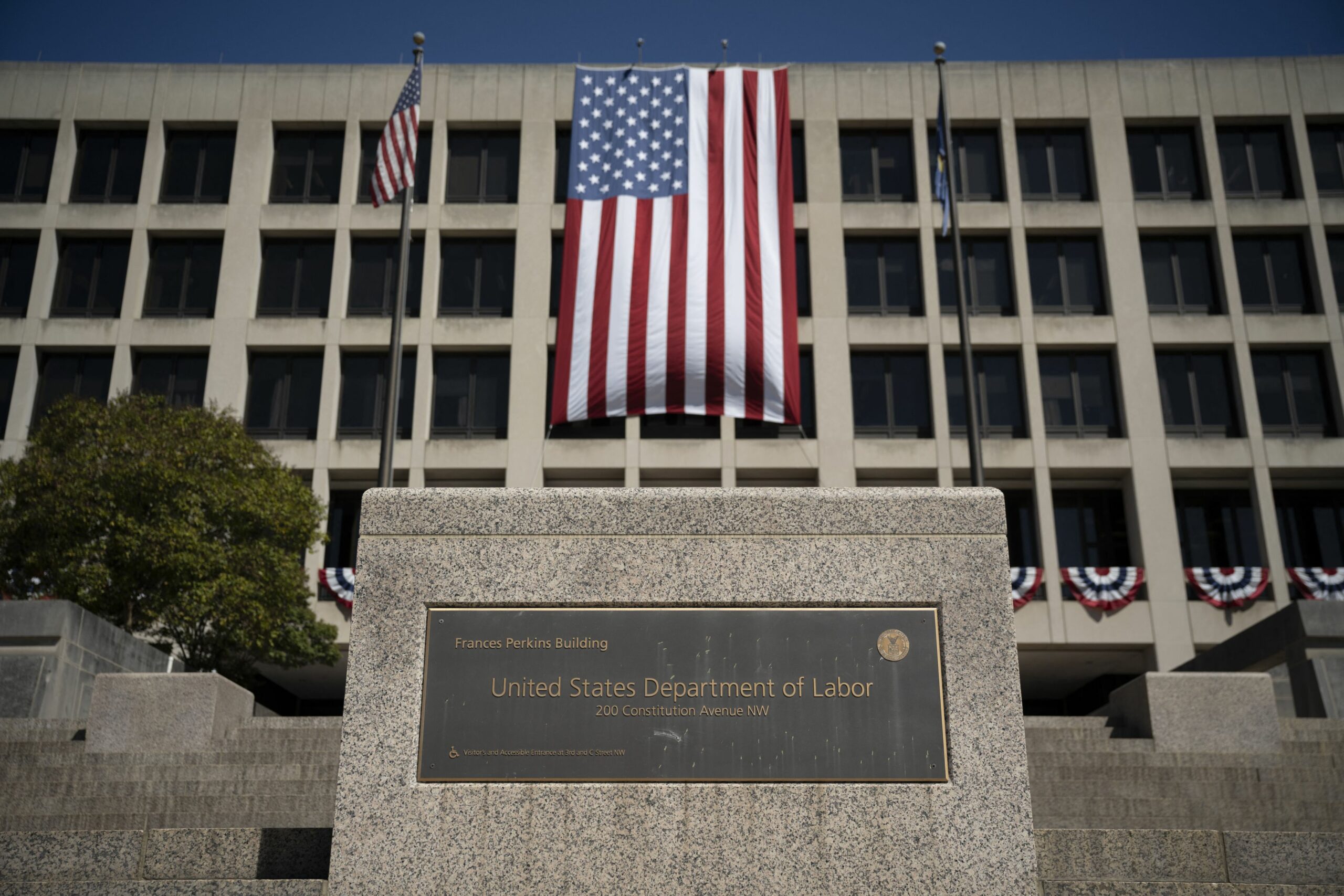 Departamentul Muncii din SUA, criticat după o postare pe rețelele sociale comparată cu un slogan nazist