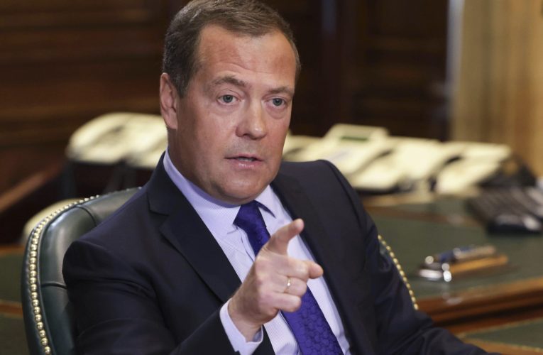 Derapaj a lui Medvedev: Forțele speciale americane ar fi trebuit să captureze „dependenții de droguri de pe strada Bankova” ( locul unde locuiește Zelenski)