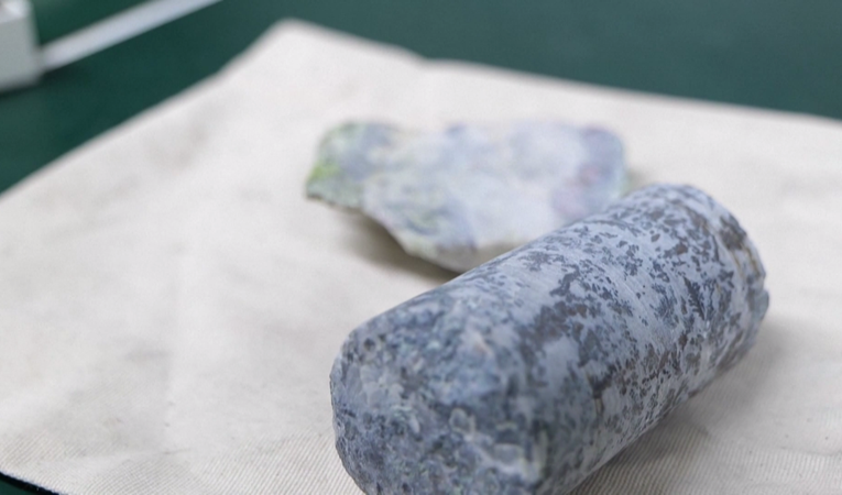 Descoperire majoră în geologie: Un mineral nou, confirmat într-unul dintre cele mai bogate zăcăminte metalifere din lume