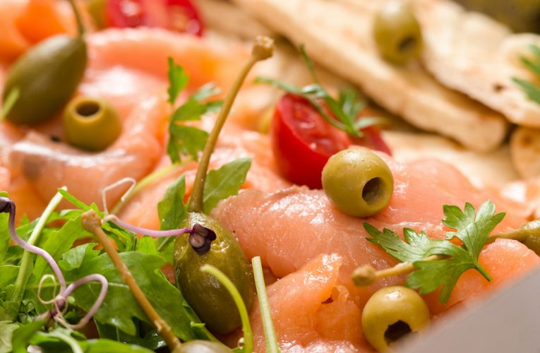 Dieta mediteraneană reduce efectele nocive ale fumatului asupra metabolismului, arată un studiu