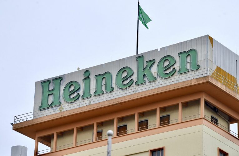 Directorul Heineken demisionează, pe fondul scăderii vânzărilor din industria berii