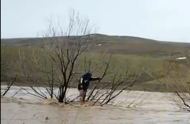 Dolj: Bărbat care traversa un râu, surprins de creșterea bruscă a nivelului apei