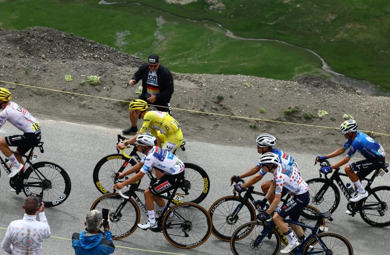 Echipele participante la Turul Franței 2026 au fost anunțate. 23 de formații se luptă în Marea Buclă