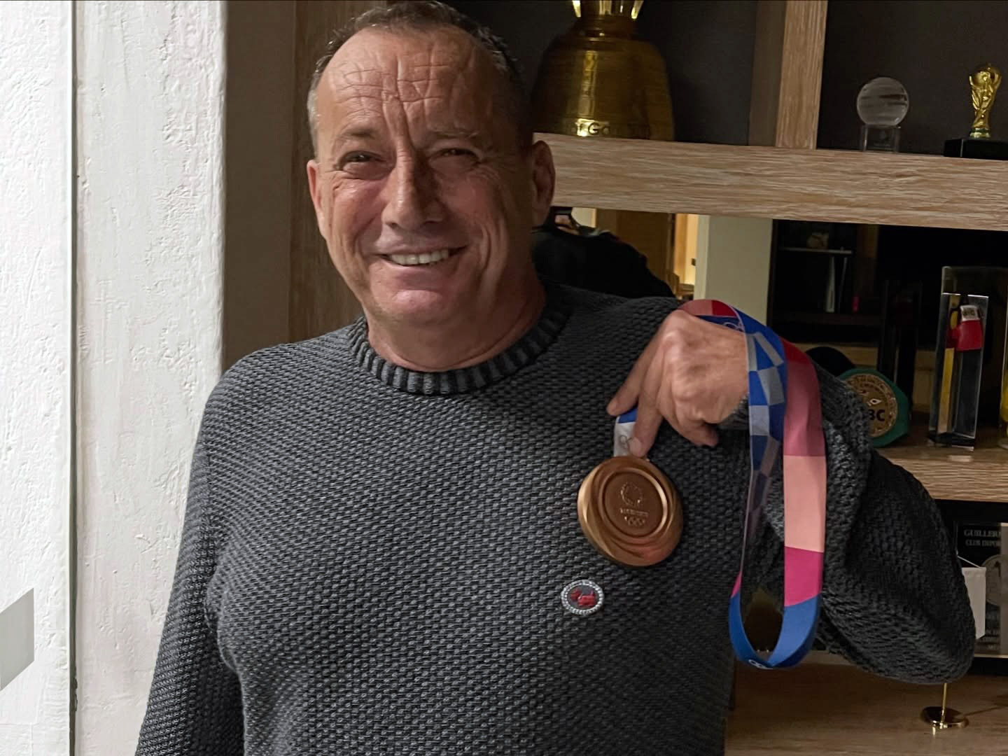 Fost lider separatist corsican și președinte al clubului francez AC Ajaccio, împușcat la înmormântarea mamei sale