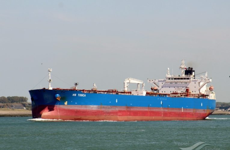 Franța îl reține pe căpitanul unui petrolier suspectat că operează în flota fantomă