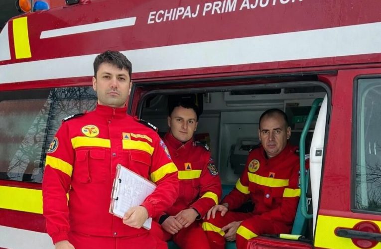 Giurgiu: O femeie a născut, asistată de paramedici, într-o ambulanță SMURD