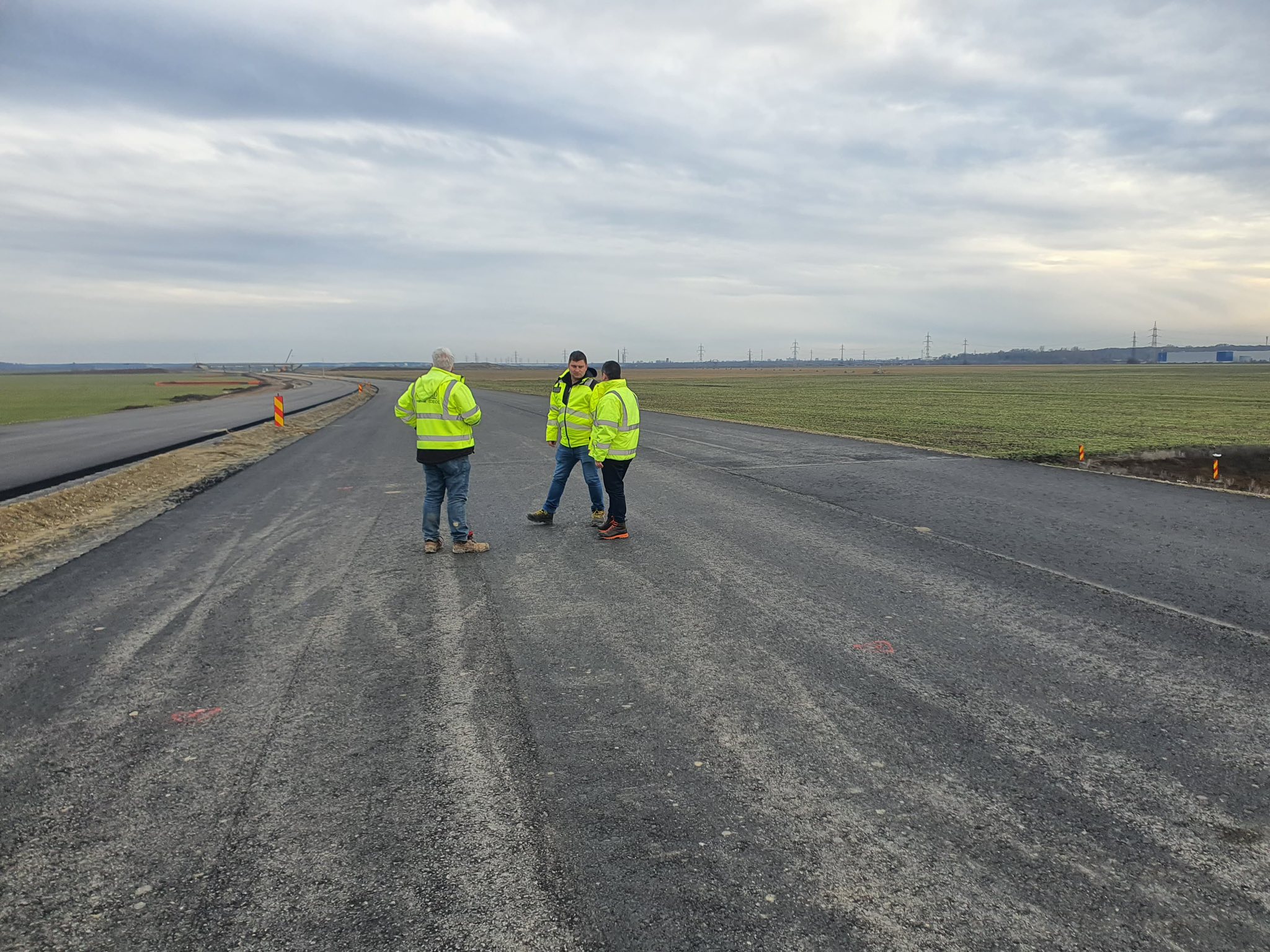 Iarna asta chiar a venit iarna și a lovit șantierele Autostrăzii Bucureștiului. Ce se întâmplă acum pe Lotul 3 Nord al A0