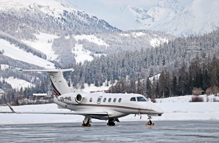 Iarnă grea. Americanii au avut cele mai multe zboruri anulate într-o singură zi după pandemia de COVID 19