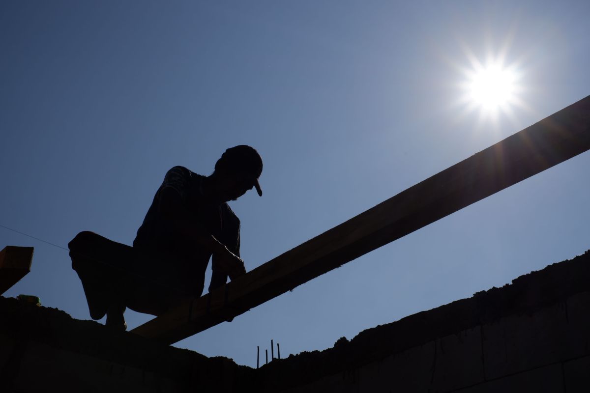 INS: Volumul lucrărilor de construcţii a crescut în primele 11 luni din 2025