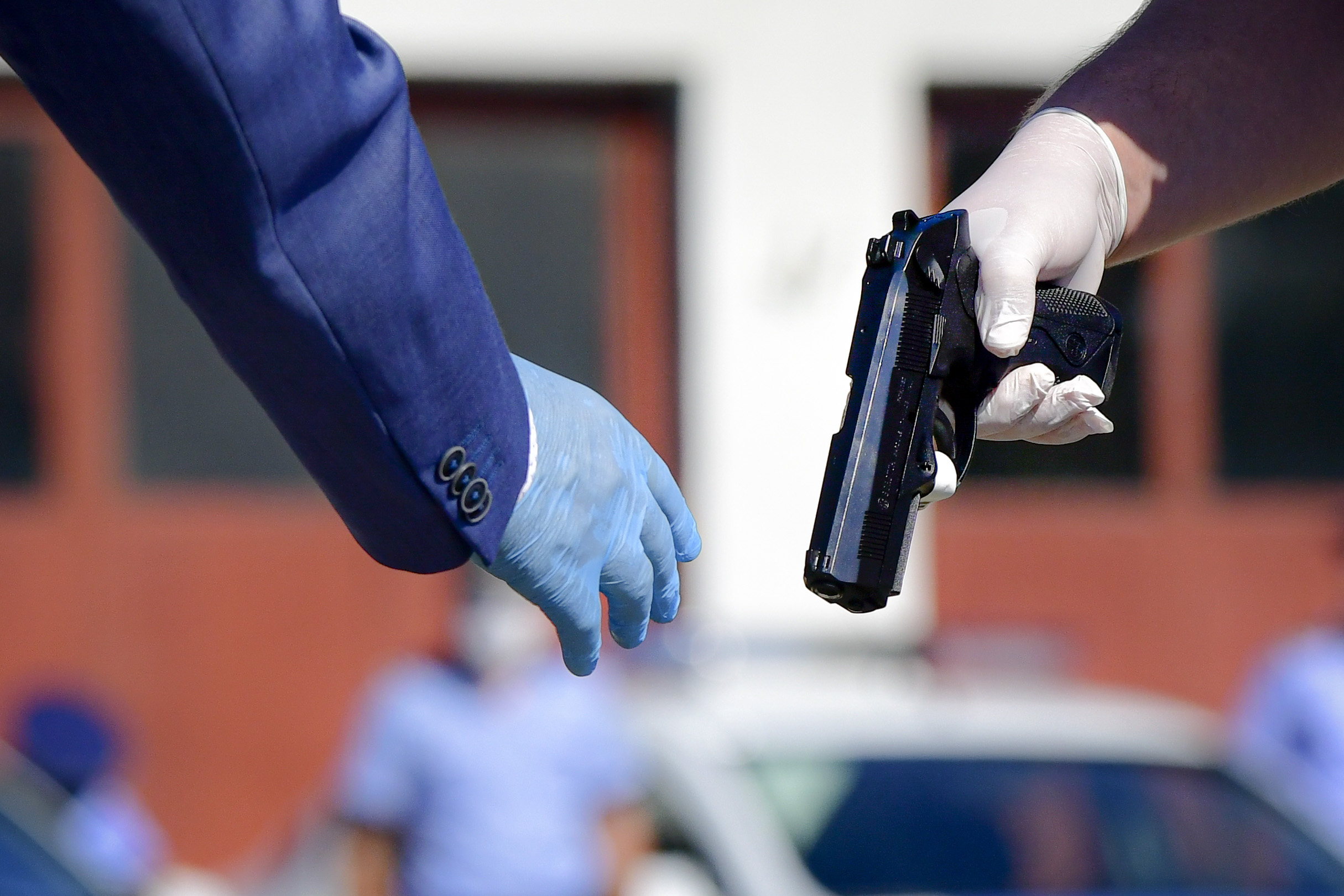 Interdicția privind portul de arme în public, declarată neconstituțională în California